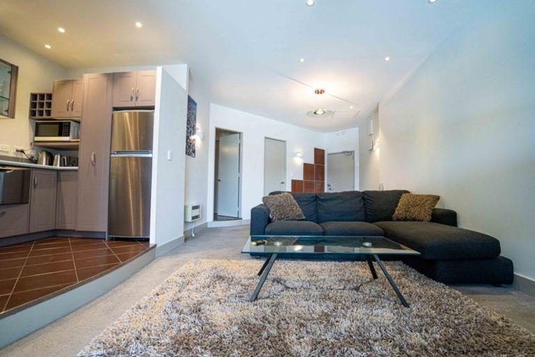 Photo of property in Stadium Garden Flats, 401/107 Thorndon Quay, Pipitea, Wellington, 6011