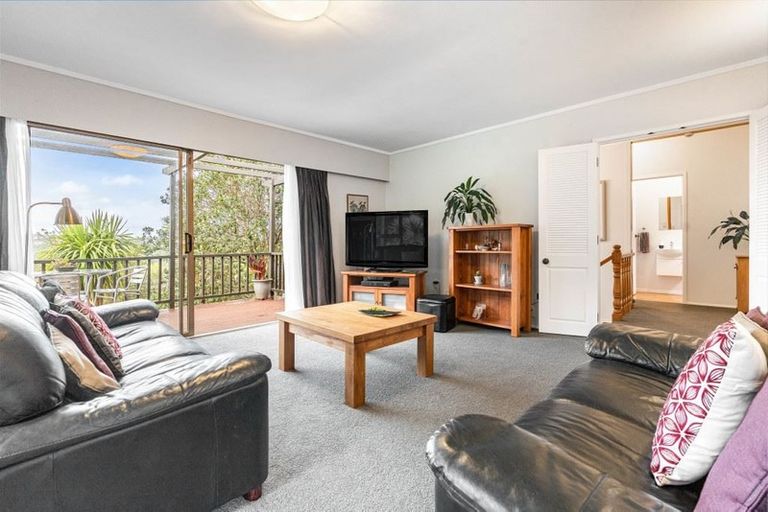 Photo of property in 22 Saddleback Rise, Murrays Bay, Auckland, 0630