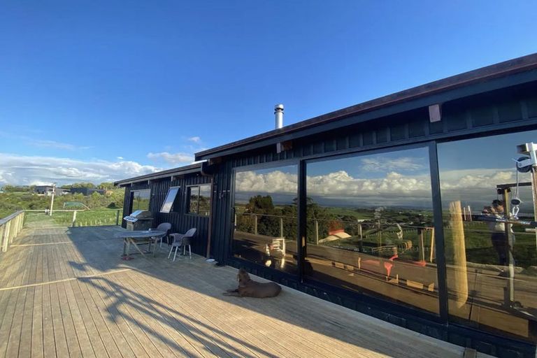 Photo of property in 28 Centrebush Lane, Raglan, 3295