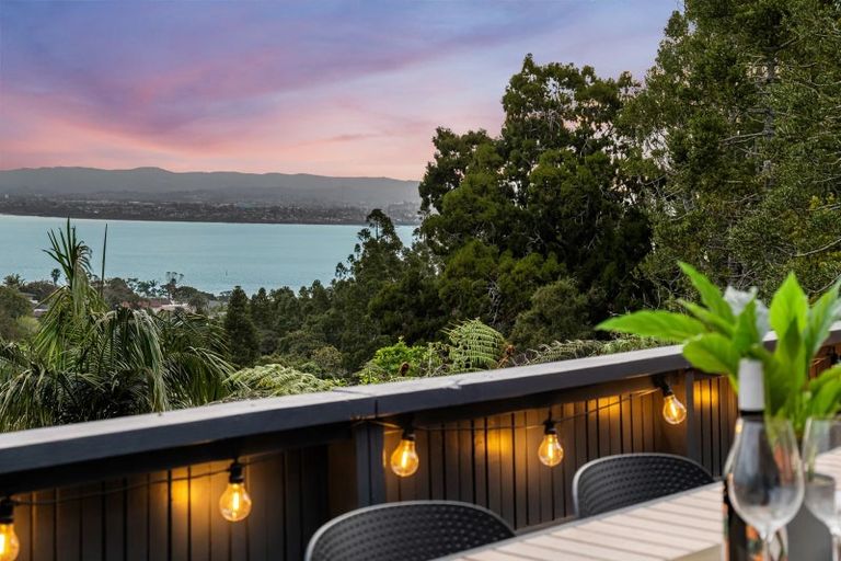 Photo of property in 35 Pluto Place, Beach Haven, Auckland, 0626