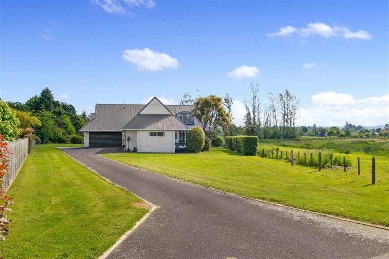 Photo of property in 14 Robinson Avenue, Holdens Bay, Rotorua, 3010