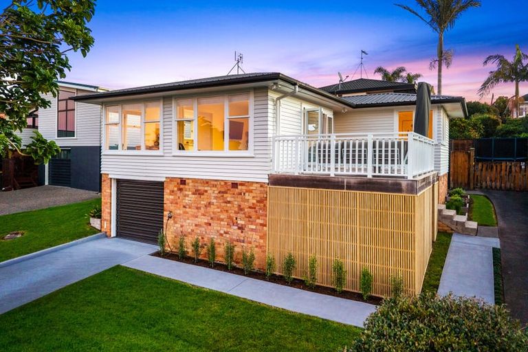 Photo of property in 1/58 Corunna Road, Milford, Auckland, 0620