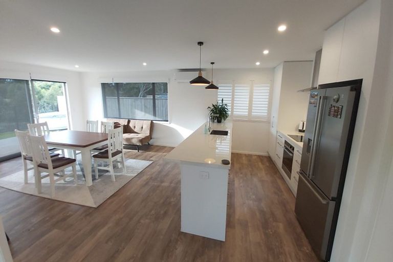 Photo of property in 6a Queens Road, Glen Avon, New Plymouth, 4312