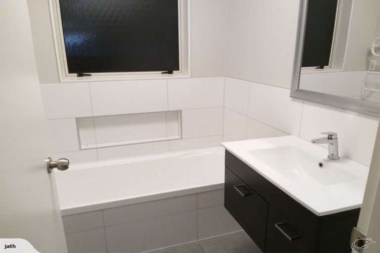 Photo of property in 2/160 Halswell Road, Hillmorton, Christchurch, 8025