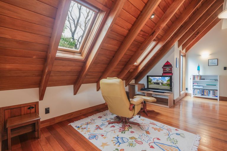 Photo of property in 18 Durham Crescent, Palmerston North, 4414