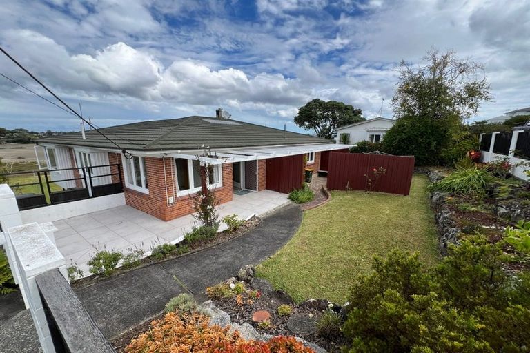 Photo of property in 1/15 Birkley Road, Bayswater, Auckland, 0622