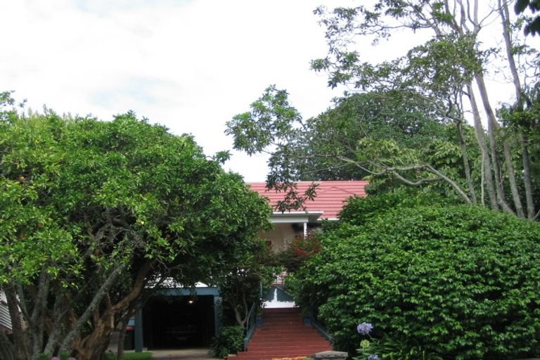 Property details for 38 Allendale Road, Mount Albert, Auckland, 1025