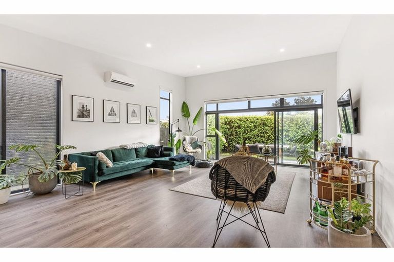 Photo of property in 7 Bravery Road, Papakura, 2110