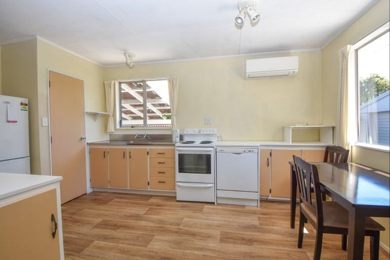 Photo of property in 20 Kupe Drive, Carterton, 5713