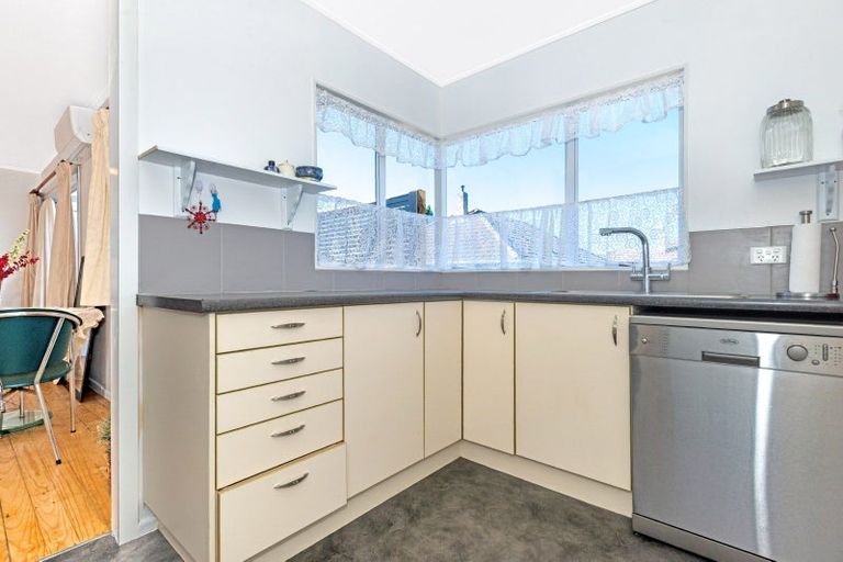 Photo of property in 25 Queens Road, Elgin, Gisborne, 4010