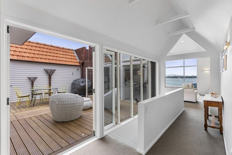 Photo of property in 69c Princes Street, Northcote Point, Auckland, 0627