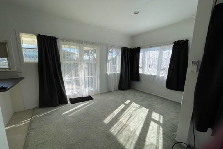 Photo of property in 11 Fraser Road, Papatoetoe, Auckland, 2025