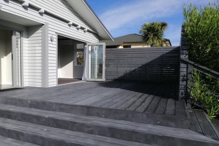 Photo of property in 1/10 Victoria Street, Ebdentown, Upper Hutt, 5018