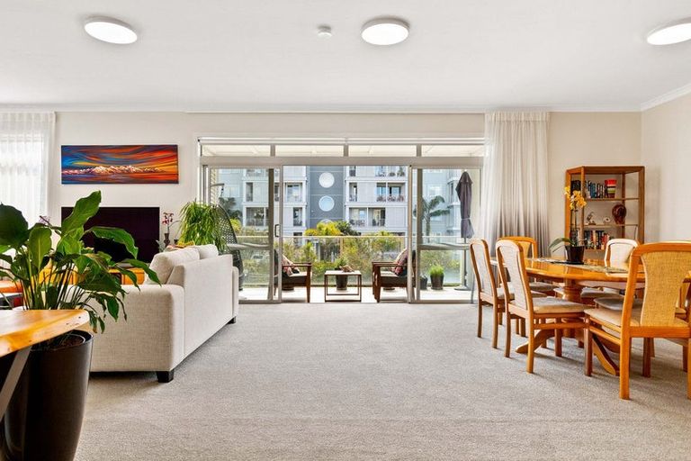 Photo of property in 77 Parkside Drive, Orewa, 0931