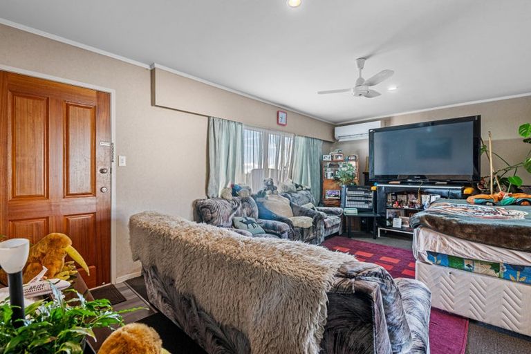 Photo of property in 2 Sequoia Crescent, Owhata, Rotorua, 3010