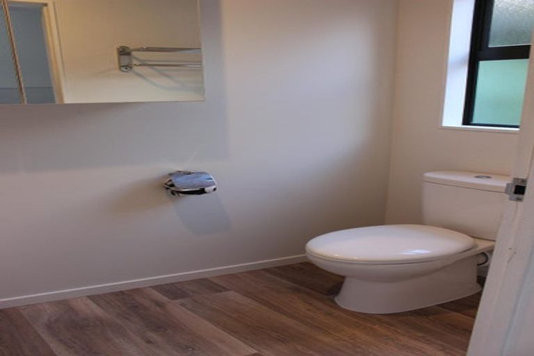 Photo of property in 28 Langana Avenue, Browns Bay, Auckland, 0630