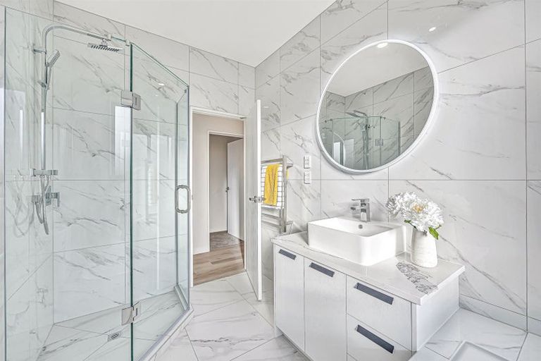 Photo of property in 2 Hoete Way, Tuakau, 2121