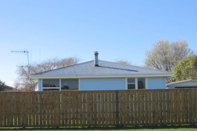 Photo of property in 14 Hillary Street, Foxton, 4814