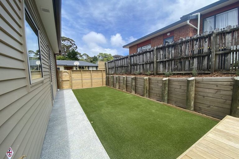 Photo of property in 22 Lorikeet Place, Unsworth Heights, Auckland, 0632
