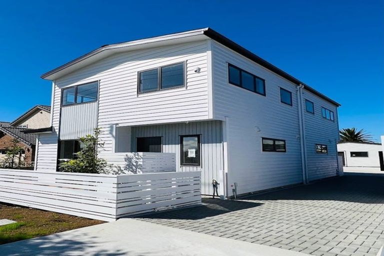 Photo of property in 82a Eversleigh Road, Belmont, Auckland, 0622