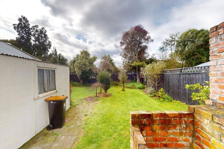 Photo of property in 11 Hereford Street, West End, Palmerston North, 4410