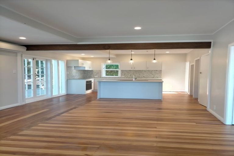 Photo of property in 3 View Road, Titahi Bay, Porirua, 5022