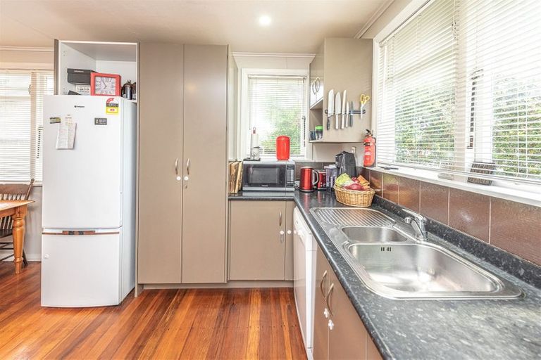 Photo of property in 12 Hadfield Crescent, College Estate, Whanganui, 4500