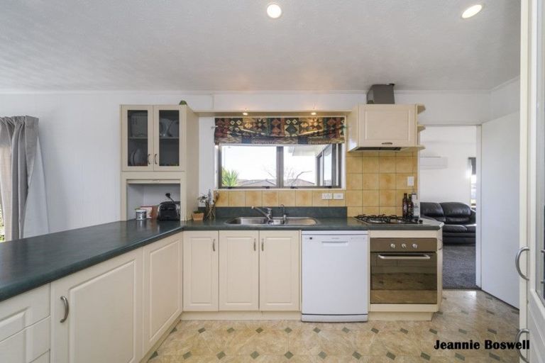 Photo of property in 66 Carter Crescent, Awapuni, Palmerston North, 4412