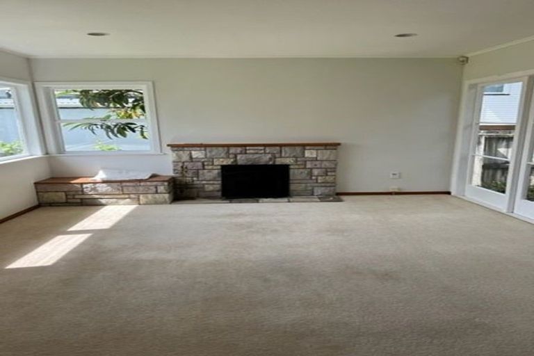 Photo of property in 22 The Terrace, Herald Island, Auckland, 0618