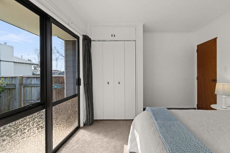 Photo of property in 2/8 Duart Road, Havelock North, 4130