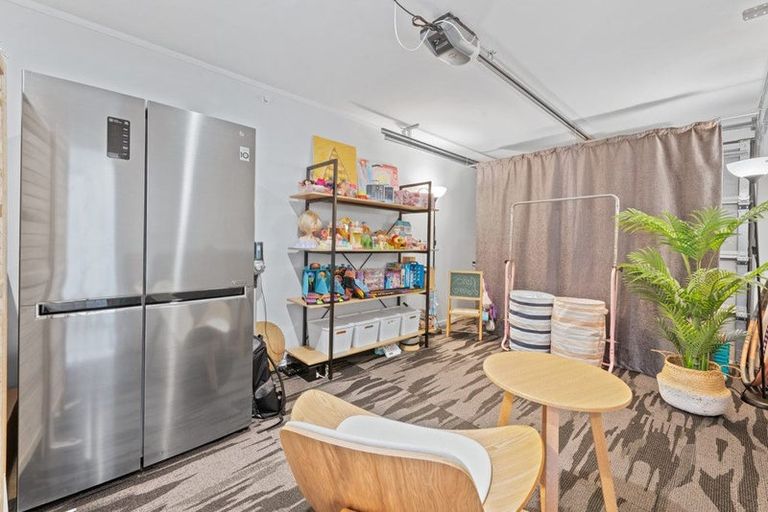 Photo of property in 27 Tuuhura Road, Pukekohe, 2120