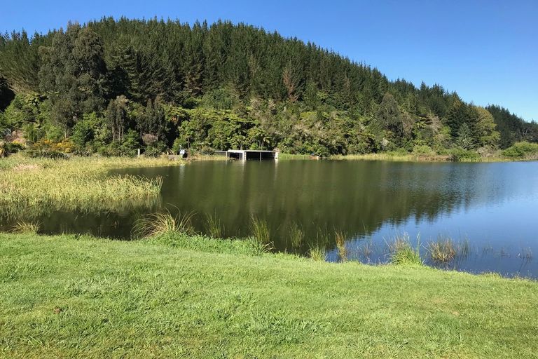 Photo of property in 15 Tombleson Road, Lake Rotoma, Rotorua, 3074