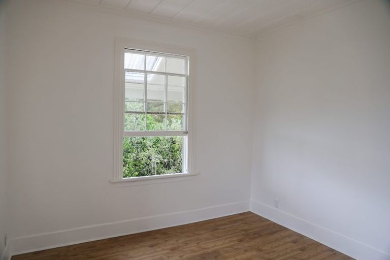 Photo of property in 204 Cape Rodney Road, Leigh, 0985
