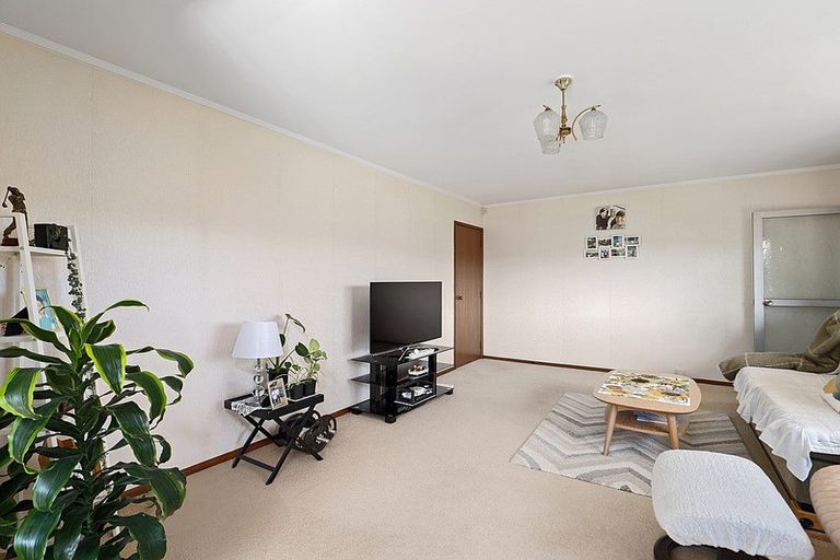 Photo of property in 1/20 Shakespeare Road, Milford, Auckland, 0620