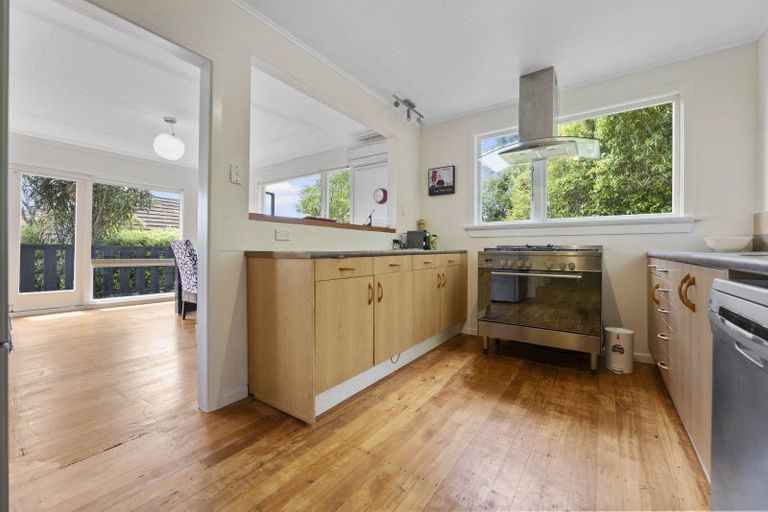 Photo of property in 26b Howard Street, Macandrew Bay, Dunedin, 9014