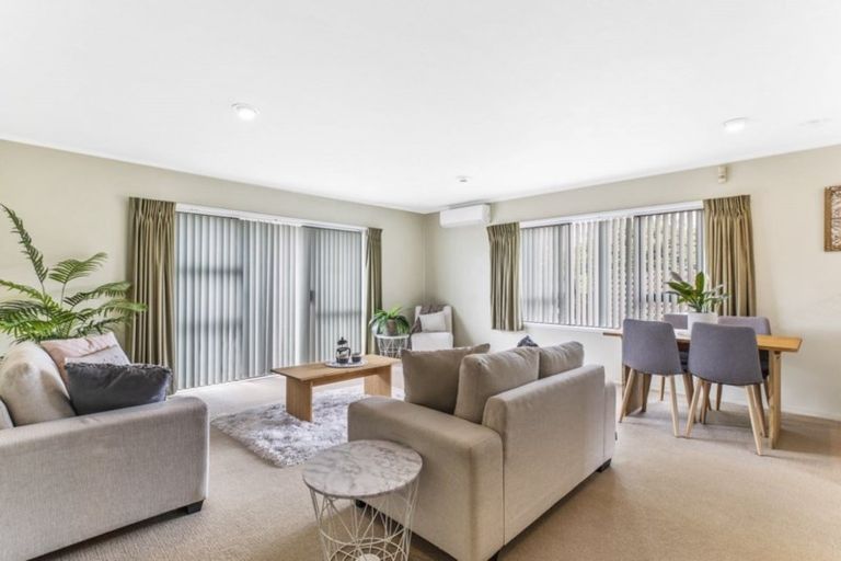 Photo of property in 49a Great South Road, Takanini, 2112