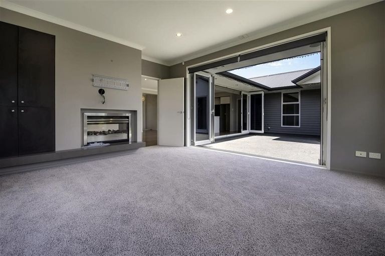 Photo of property in 4 Akaroa Road, Poraiti, Napier, 4112