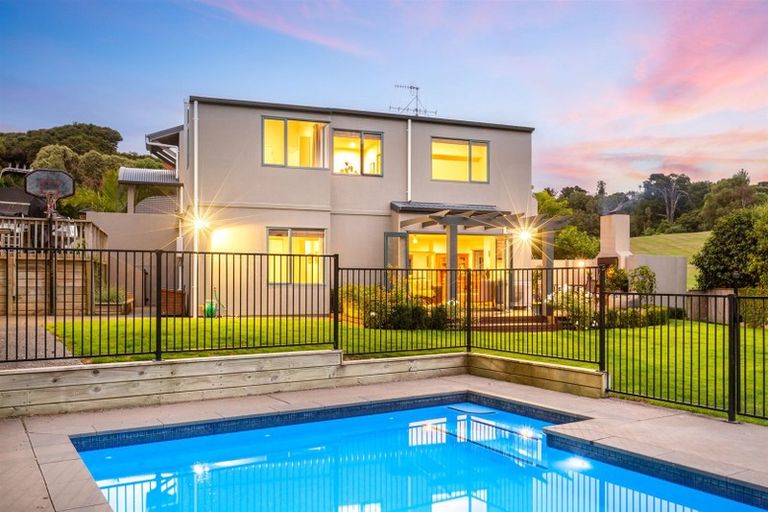 Photo of property in 18 Petrel Lane, Whitby, Porirua, 5024