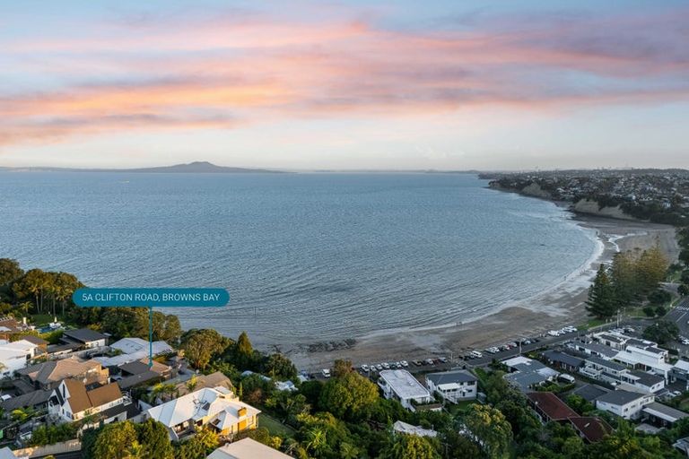 Photo of property in 5a Clifton Road, Browns Bay, Auckland, 0630
