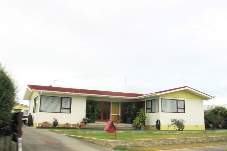 Photo of property in 8 Selkirk Street, Tamatea, Napier, 4112