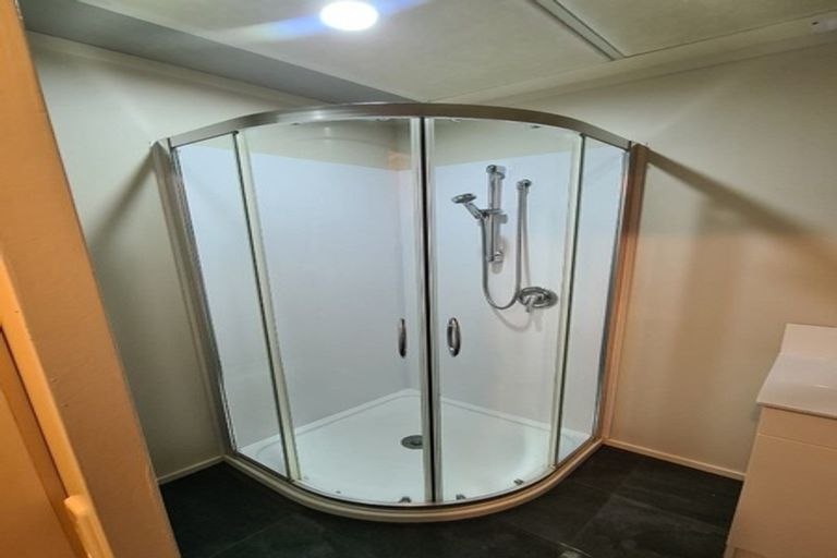 Photo of property in 8a Moera Place, Stanmore Bay, Whangaparaoa, 0932