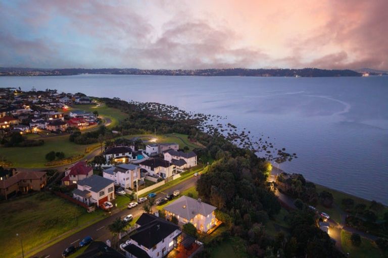 Photo of property in 67 Harbour View Road, Te Atatu Peninsula, Auckland, 0610
