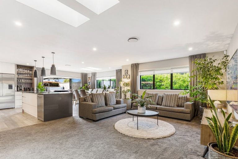 Photo of property in 33 Nellie Drive, Kumeu, 0810