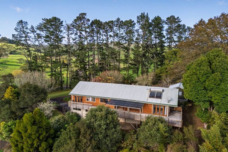 Photo of property in 646 Puketona Road, Haruru, 0204