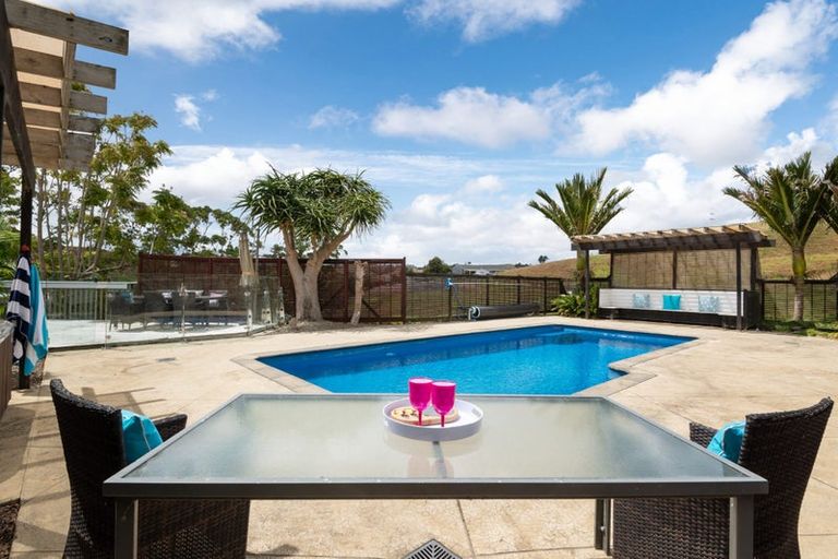 Photo of property in 585 Inland Road, Helensville, 0875