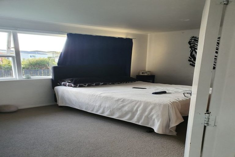 Photo of property in 2/298 Rangatira Road, Beach Haven, Auckland, 0626