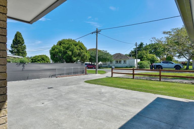 Photo of property in 18 Hunter Street, Edendale, 9825