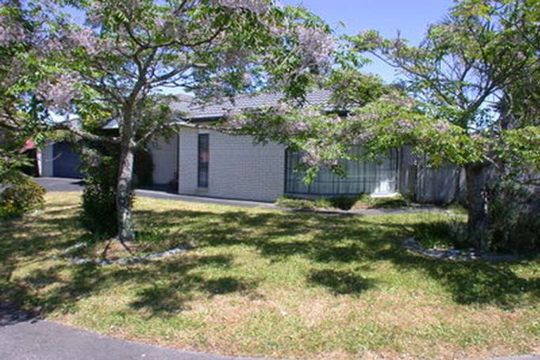 Photo of property in 113 Golfland Drive, Golflands, Auckland, 2013