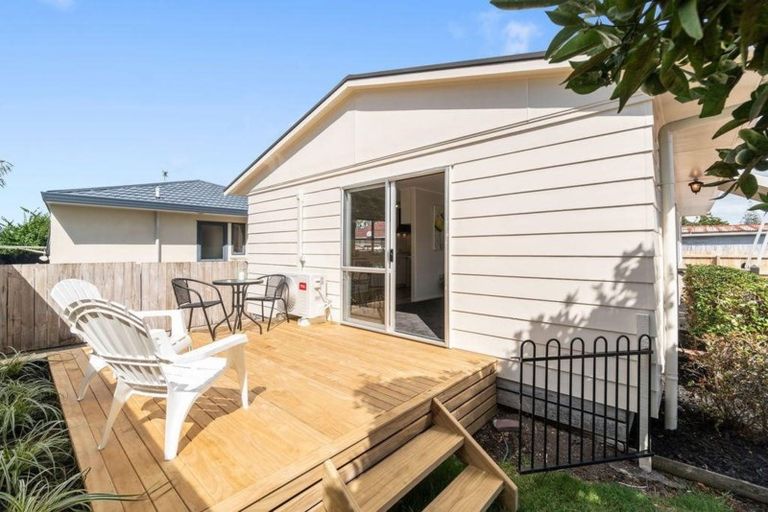 Photo of property in 2/25 Kervil Avenue, Te Atatu Peninsula, Auckland, 0610