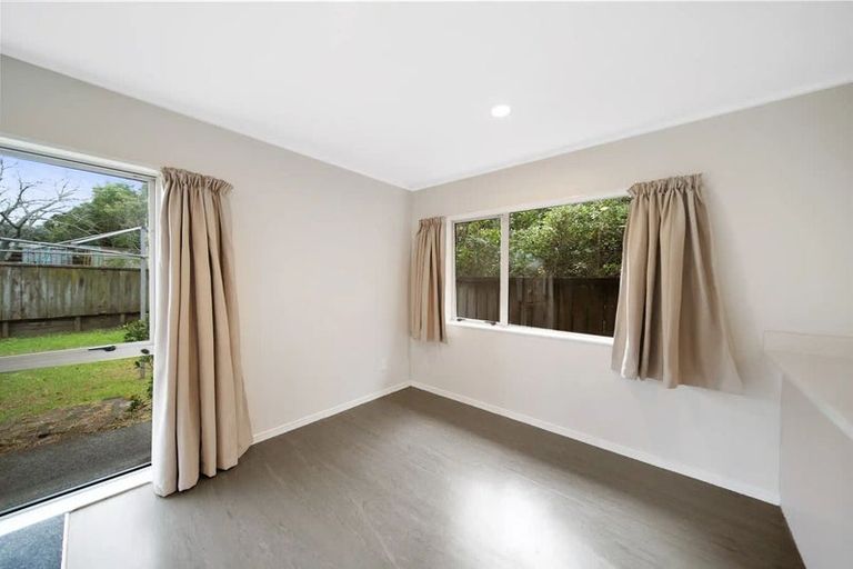 Photo of property in 100 Crawford Avenue, Mangere Bridge, Auckland, 2022